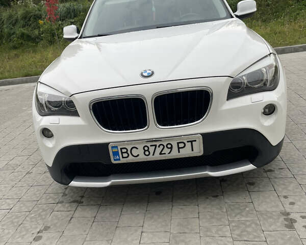 Белый БМВ Х1, объемом двигателя 2 л и пробегом 208 тыс. км за 9300 $, фото 3 на Automoto.ua