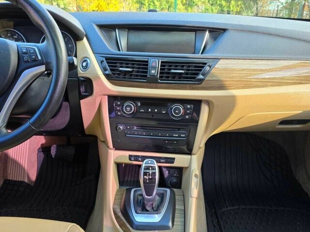 Белый БМВ Х1, объемом двигателя 2 л и пробегом 210 тыс. км за 10999 $, фото 15 на Automoto.ua