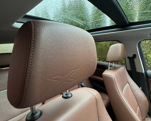 Білий БМВ Х1, об'ємом двигуна 2 л та пробігом 235 тис. км за 15100 $, фото 18 на Automoto.ua