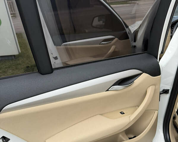 Белый БМВ Х1, объемом двигателя 2 л и пробегом 233 тыс. км за 11500 $, фото 10 на Automoto.ua