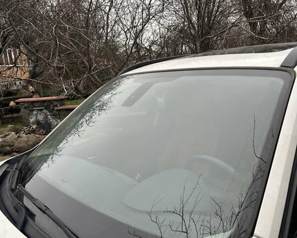 Белый БМВ Х1, объемом двигателя 2 л и пробегом 205 тыс. км за 13500 $, фото 24 на Automoto.ua