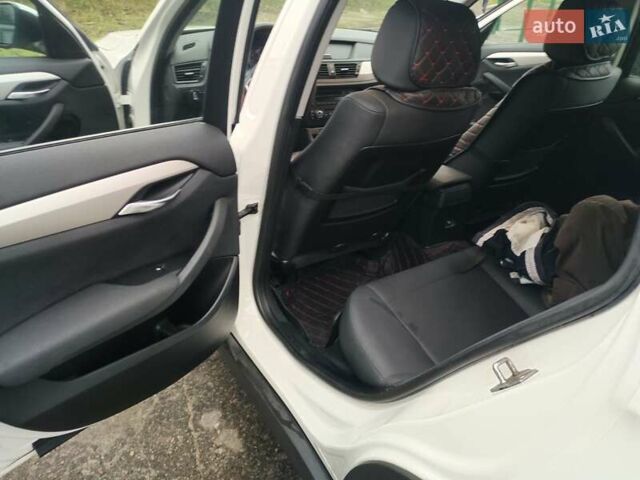 Белый БМВ Х1, объемом двигателя 2 л и пробегом 150 тыс. км за 12000 $, фото 2 на Automoto.ua