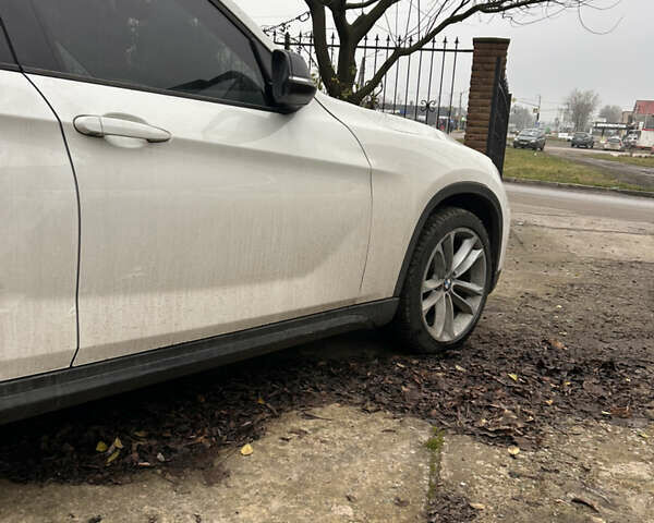 Белый БМВ Х1, объемом двигателя 2 л и пробегом 205 тыс. км за 13500 $, фото 4 на Automoto.ua