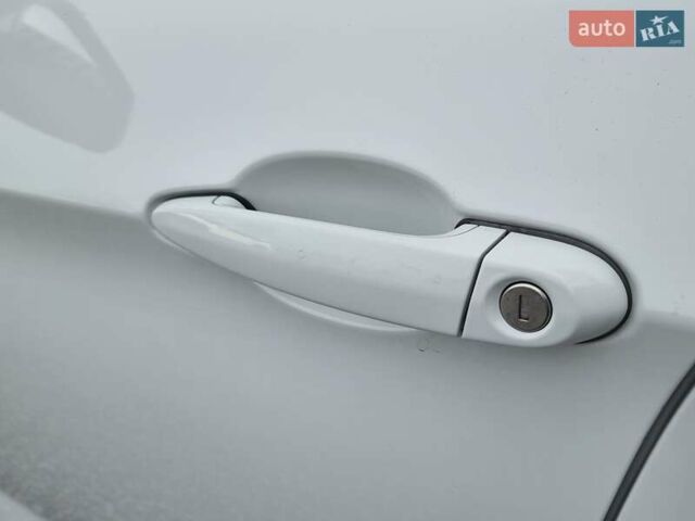 Белый БМВ Х1, объемом двигателя 2 л и пробегом 150 тыс. км за 12300 $, фото 17 на Automoto.ua