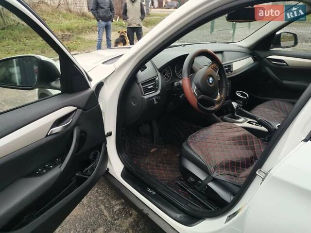 Белый БМВ Х1, объемом двигателя 2 л и пробегом 150 тыс. км за 12000 $, фото 3 на Automoto.ua