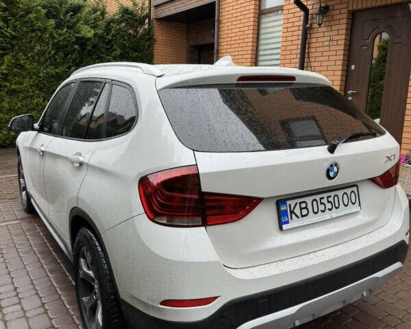 Білий БМВ Х1, об'ємом двигуна 2 л та пробігом 235 тис. км за 15100 $, фото 9 на Automoto.ua