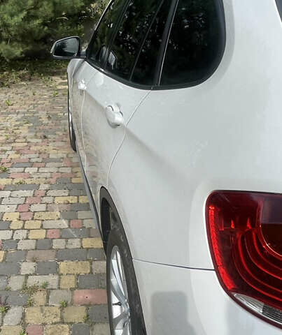 Белый БМВ Х1, объемом двигателя 2 л и пробегом 251 тыс. км за 11800 $, фото 9 на Automoto.ua