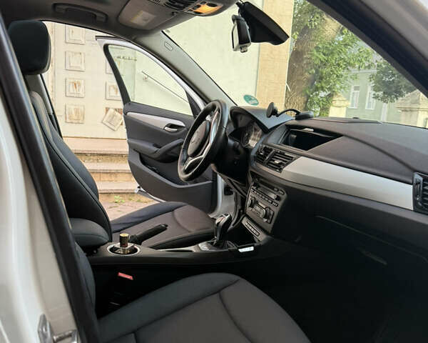 Білий БМВ Х1, об'ємом двигуна 2 л та пробігом 160 тис. км за 12900 $, фото 10 на Automoto.ua