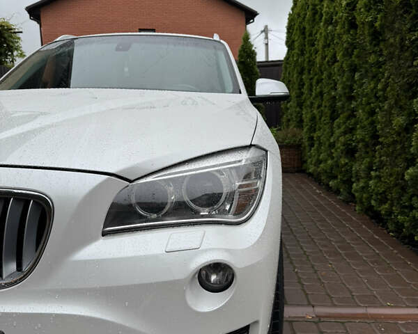 Білий БМВ Х1, об'ємом двигуна 2 л та пробігом 235 тис. км за 15100 $, фото 5 на Automoto.ua