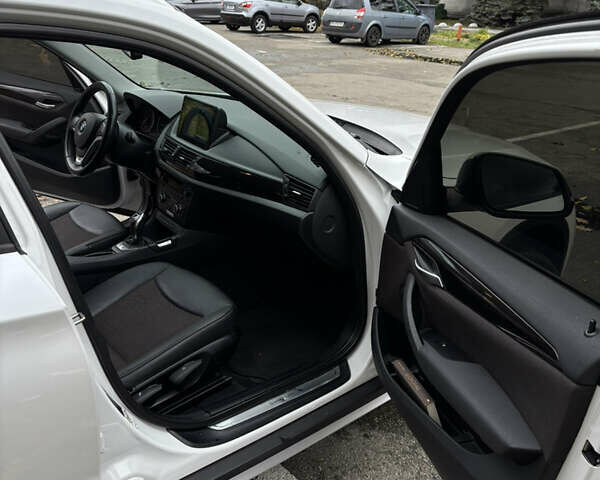Білий БМВ Х1, об'ємом двигуна 2 л та пробігом 244 тис. км за 14000 $, фото 13 на Automoto.ua