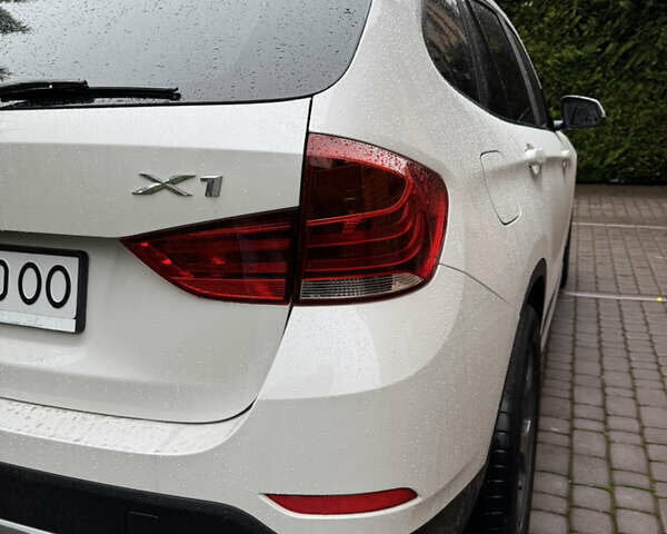 Білий БМВ Х1, об'ємом двигуна 2 л та пробігом 235 тис. км за 15100 $, фото 12 на Automoto.ua