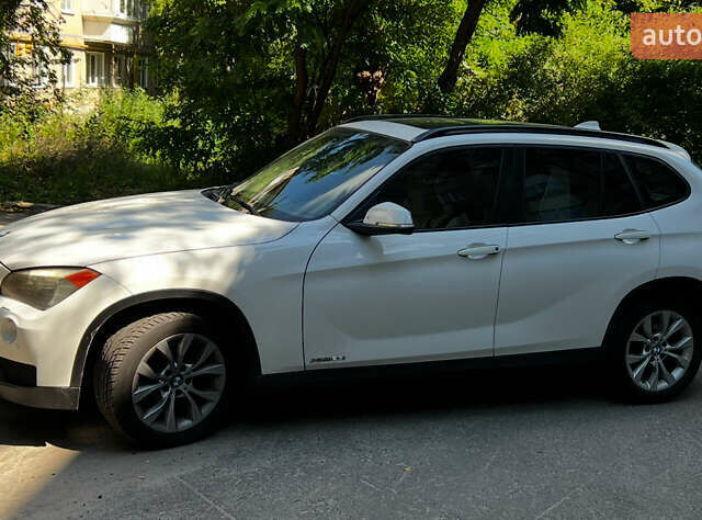 Білий БМВ Х1, об'ємом двигуна 2 л та пробігом 203 тис. км за 13100 $, фото 3 на Automoto.ua