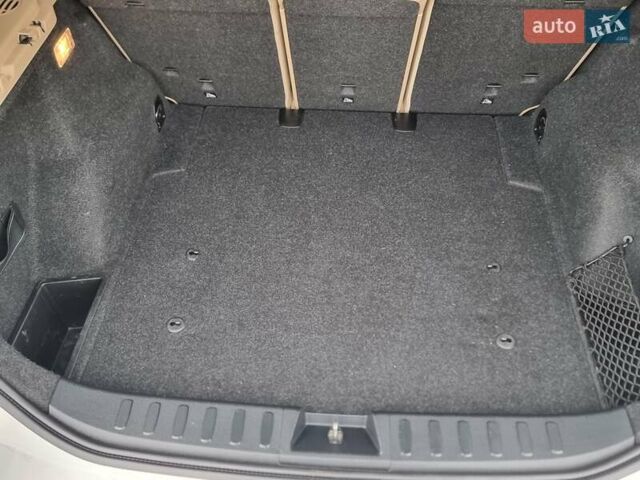 Белый БМВ Х1, объемом двигателя 2 л и пробегом 150 тыс. км за 12300 $, фото 31 на Automoto.ua