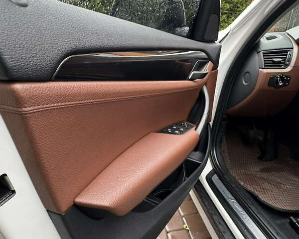 Білий БМВ Х1, об'ємом двигуна 2 л та пробігом 235 тис. км за 15100 $, фото 22 на Automoto.ua