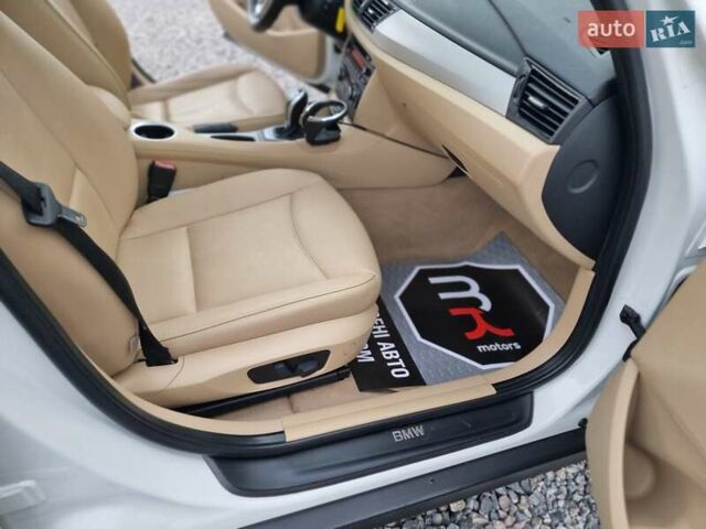 Белый БМВ Х1, объемом двигателя 2 л и пробегом 150 тыс. км за 12300 $, фото 75 на Automoto.ua
