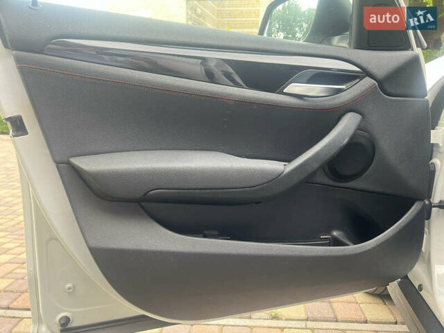 Білий БМВ Х1, об'ємом двигуна 2 л та пробігом 100 тис. км за 14600 $, фото 3 на Automoto.ua