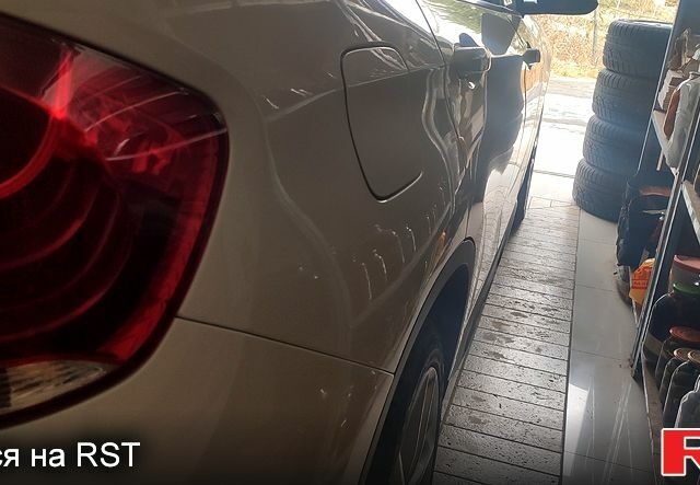 Белый БМВ Х1, объемом двигателя 2 л и пробегом 80 тыс. км за 17800 $, фото 3 на Automoto.ua