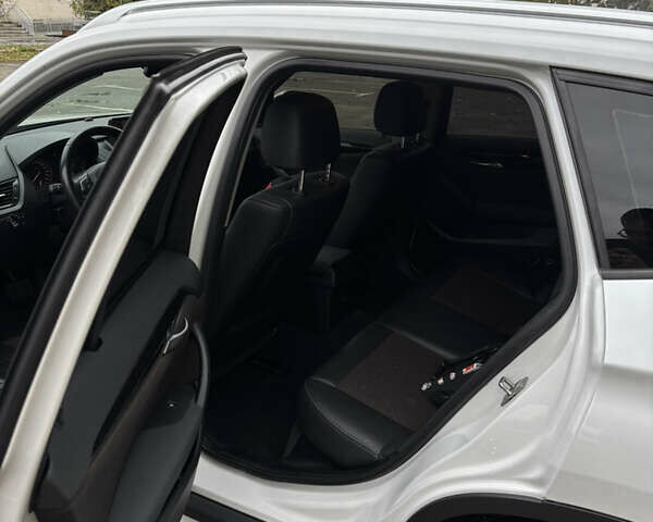 Білий БМВ Х1, об'ємом двигуна 2 л та пробігом 244 тис. км за 14000 $, фото 11 на Automoto.ua