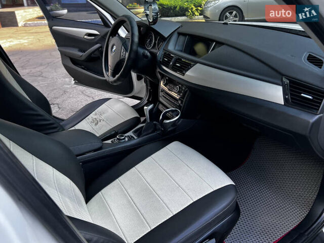 Білий БМВ Х1, об'ємом двигуна 2 л та пробігом 297 тис. км за 11899 $, фото 18 на Automoto.ua