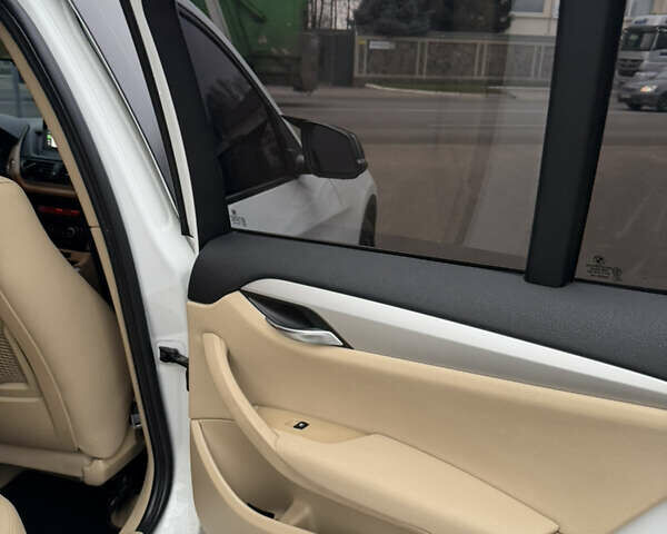 Белый БМВ Х1, объемом двигателя 2 л и пробегом 233 тыс. км за 11500 $, фото 14 на Automoto.ua