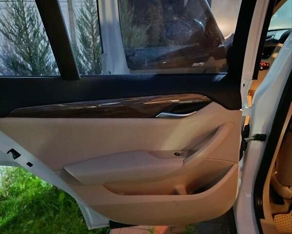 Белый БМВ Х1, объемом двигателя 2 л и пробегом 118 тыс. км за 13500 $, фото 7 на Automoto.ua