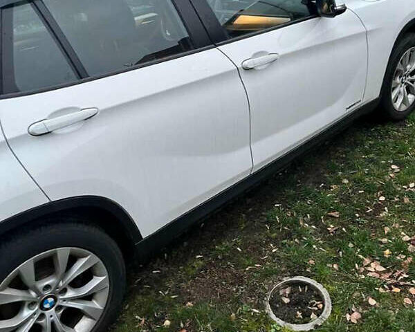 Белый БМВ Х1, объемом двигателя 2 л и пробегом 122 тыс. км за 13000 $, фото 4 на Automoto.ua