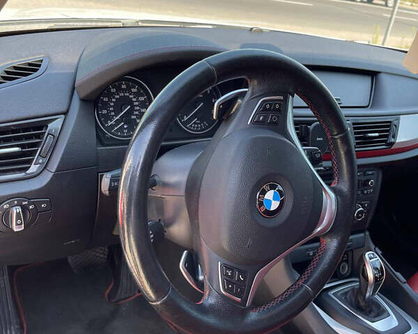 Белый БМВ Х1, объемом двигателя 2 л и пробегом 230 тыс. км за 10000 $, фото 3 на Automoto.ua