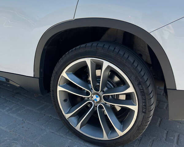 Белый БМВ Х1, объемом двигателя 2 л и пробегом 230 тыс. км за 10000 $, фото 7 на Automoto.ua