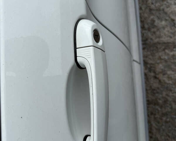 Белый БМВ Х1, объемом двигателя 2 л и пробегом 246 тыс. км за 12000 $, фото 10 на Automoto.ua