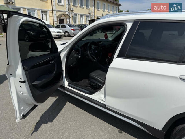 Белый БМВ Х1, объемом двигателя 2 л и пробегом 246 тыс. км за 12000 $, фото 1 на Automoto.ua