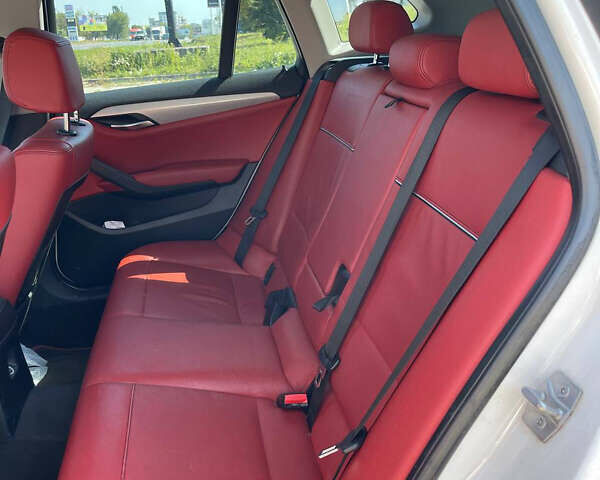 Белый БМВ Х1, объемом двигателя 2 л и пробегом 230 тыс. км за 10000 $, фото 2 на Automoto.ua