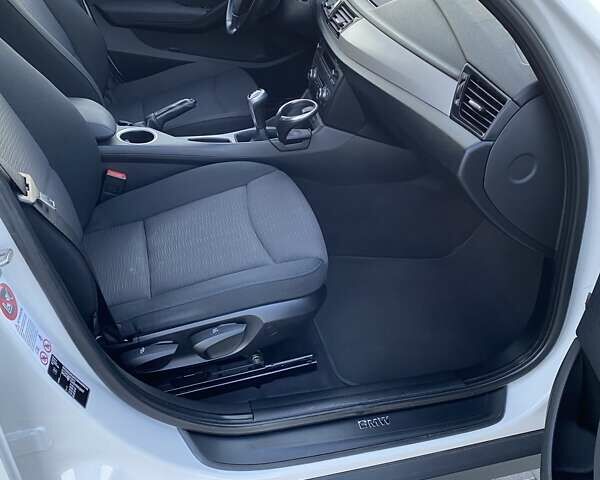 Белый БМВ Х1, объемом двигателя 2 л и пробегом 240 тыс. км за 14500 $, фото 9 на Automoto.ua