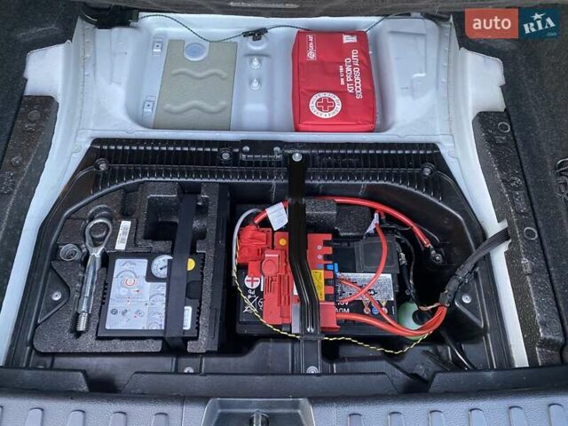 Белый БМВ Х1, объемом двигателя 2 л и пробегом 240 тыс. км за 14500 $, фото 18 на Automoto.ua