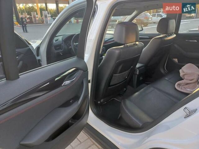 Білий БМВ Х1, об'ємом двигуна 2 л та пробігом 152 тис. км за 15500 $, фото 12 на Automoto.ua