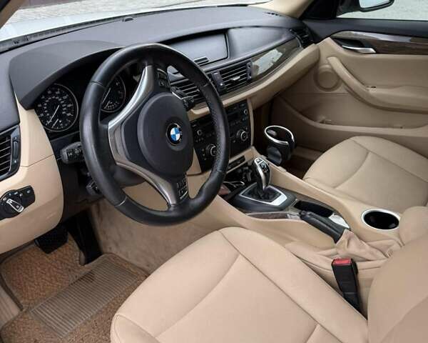Белый БМВ Х1, объемом двигателя 2 л и пробегом 140 тыс. км за 11900 $, фото 17 на Automoto.ua
