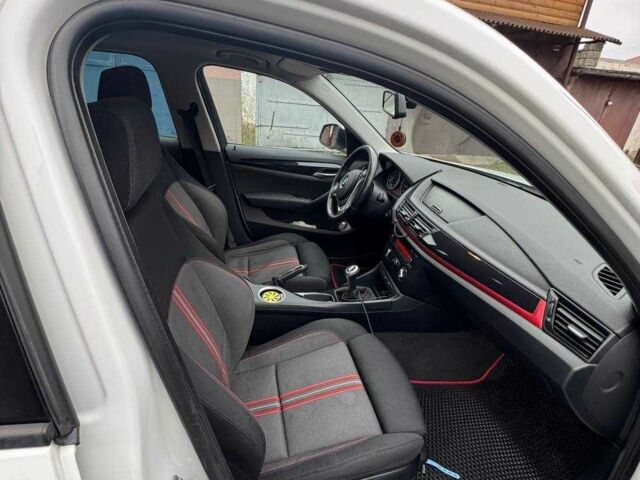 Белый БМВ Х1, объемом двигателя 2 л и пробегом 288 тыс. км за 9999 $, фото 13 на Automoto.ua