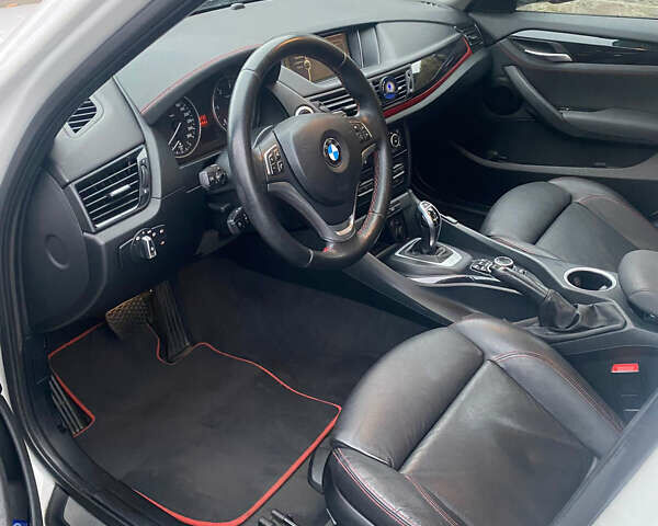 Белый БМВ Х1, объемом двигателя 2 л и пробегом 180 тыс. км за 15066 $, фото 6 на Automoto.ua