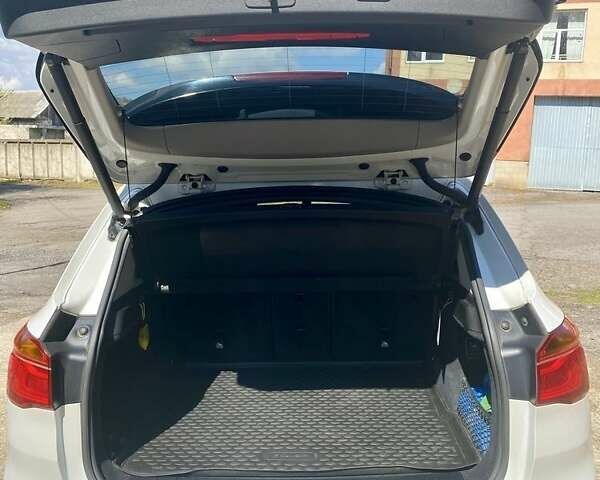 Білий БМВ Х1, об'ємом двигуна 2 л та пробігом 245 тис. км за 19700 $, фото 3 на Automoto.ua