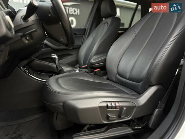 БМВ Х1 2015 в Ивано-Франковске на Automoto.ua Белый БМВ Х1, объемом двигателя 2 л и пробегом 214 тыс. км за 14550 $, фото 6 на Automoto.ua