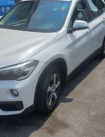 Белый БМВ Х1, объемом двигателя 2 л и пробегом 260 тыс. км за 15300 $, фото 4 на Automoto.ua