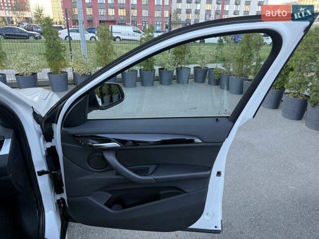 Белый БМВ Х1, объемом двигателя 2 л и пробегом 159 тыс. км за 15900 $, фото 24 на Automoto.ua
