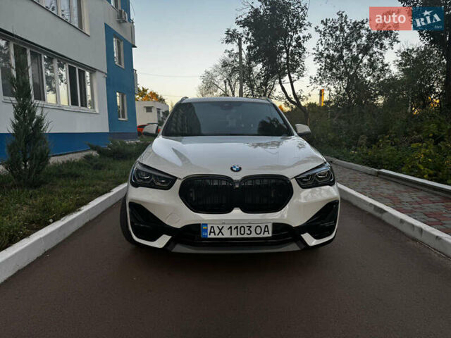 Белый БМВ Х1, объемом двигателя 2 л и пробегом 117 тыс. км за 20000 $, фото 3 на Automoto.ua