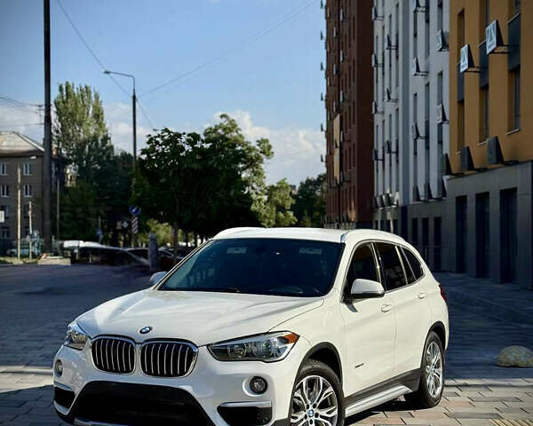 Білий БМВ Х1, об'ємом двигуна 2 л та пробігом 245 тис. км за 16600 $, фото 18 на Automoto.ua