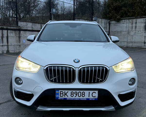 Білий БМВ Х1, об'ємом двигуна 2 л та пробігом 149 тис. км за 17500 $, фото 1 на Automoto.ua