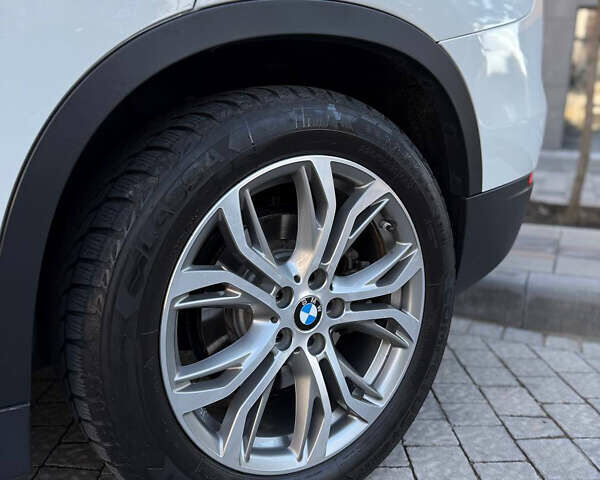 Білий БМВ Х1, об'ємом двигуна 2 л та пробігом 245 тис. км за 16600 $, фото 1 на Automoto.ua