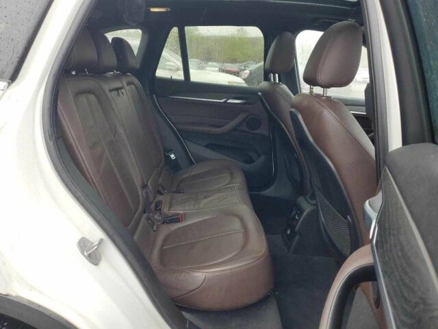 Білий БМВ Х1, об'ємом двигуна 2 л та пробігом 79 тис. км за 3200 $, фото 9 на Automoto.ua