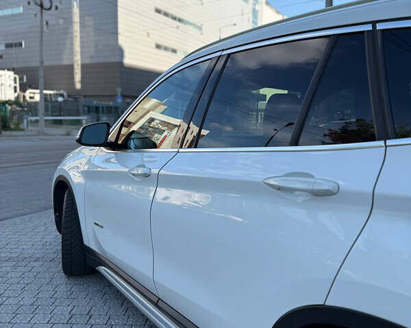 Білий БМВ Х1, об'ємом двигуна 2 л та пробігом 245 тис. км за 16600 $, фото 7 на Automoto.ua