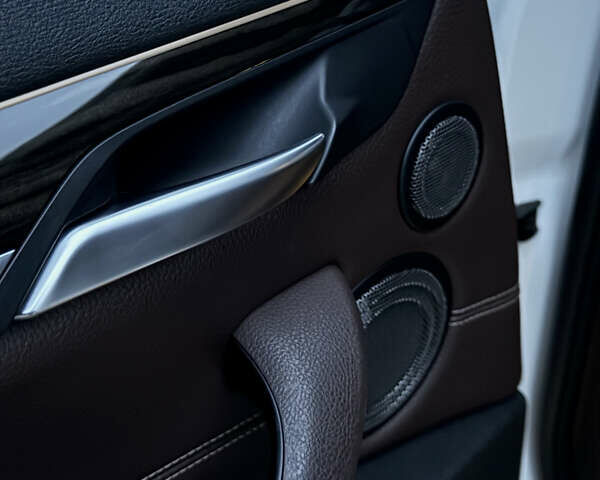 Білий БМВ Х1, об'ємом двигуна 2 л та пробігом 149 тис. км за 17500 $, фото 43 на Automoto.ua