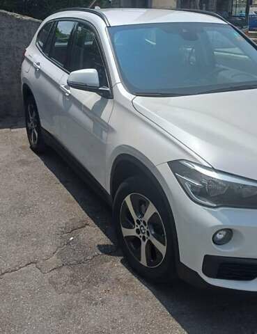 Белый БМВ Х1, объемом двигателя 2 л и пробегом 260 тыс. км за 15300 $, фото 3 на Automoto.ua