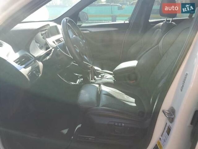 Білий БМВ Х1, об'ємом двигуна 2 л та пробігом 87 тис. км за 2700 $, фото 6 на Automoto.ua